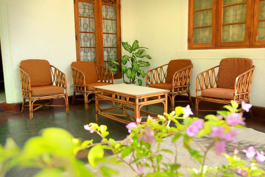 Holiday Nest Bed & Breakfast Wadduwa Exterior photo
