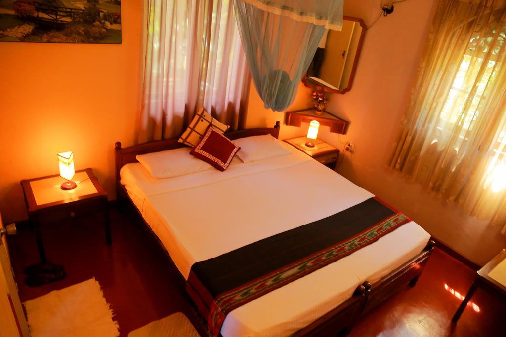 Holiday Nest Bed & Breakfast Wadduwa Exterior photo