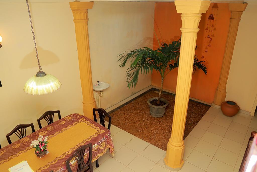 Holiday Nest Bed & Breakfast Wadduwa Exterior photo