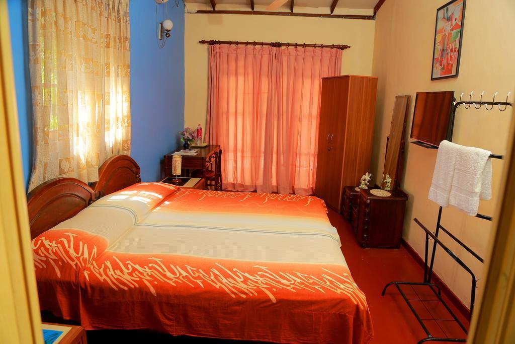 Holiday Nest Bed & Breakfast Wadduwa Exterior photo