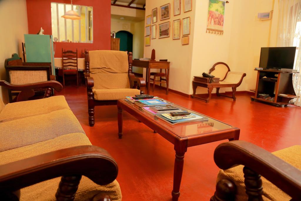 Holiday Nest Bed & Breakfast Wadduwa Exterior photo